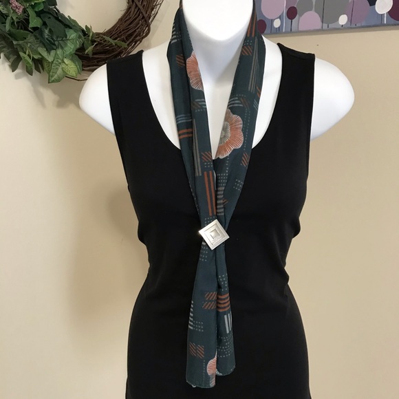 VINTAGE SCARVES SET OF 5 - Picture 5 of 8